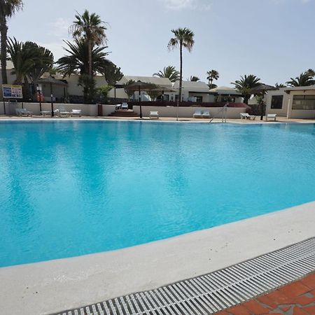 Bungalow Goa Pool View, Playa Roca Residence Sea Front Access - Free Ac - Wifi Costa Teguise Eksteriør billede