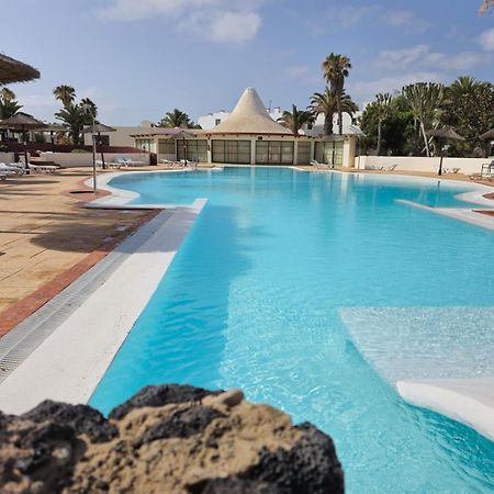 Bungalow Goa Pool View, Playa Roca Residence Sea Front Access - Free Ac - Wifi Costa Teguise Eksteriør billede