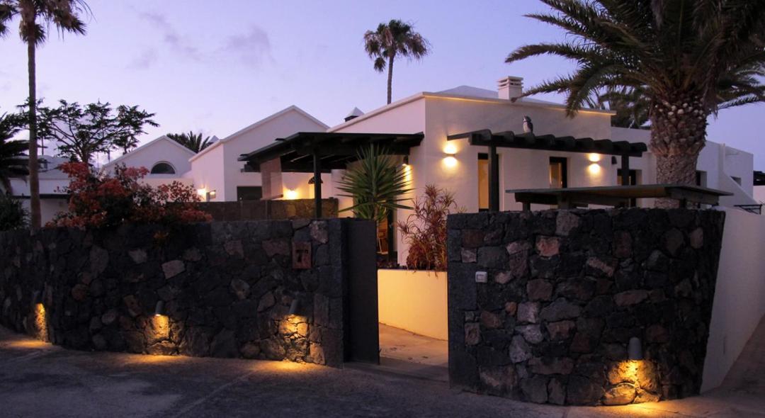 Bungalow Goa Pool View, Playa Roca Residence Sea Front Access - Free Ac - Wifi Costa Teguise Eksteriør billede