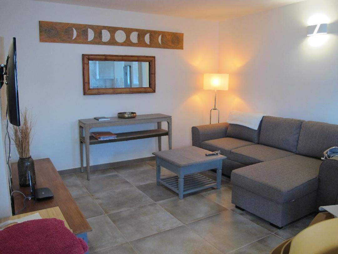 Bungalow Goa Pool View, Playa Roca Residence Sea Front Access - Free Ac - Wifi Costa Teguise Eksteriør billede