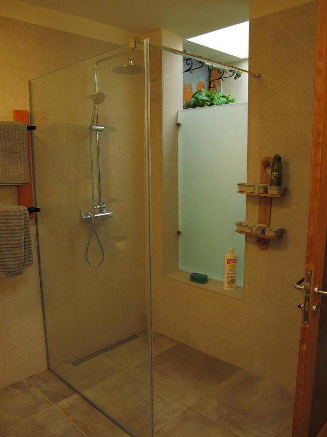 Bungalow Goa Pool View, Playa Roca Residence Sea Front Access - Free Ac - Wifi Costa Teguise Eksteriør billede